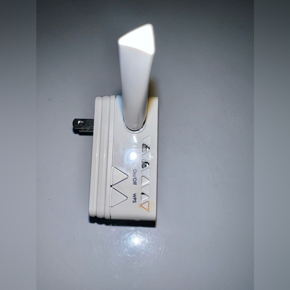 WiFi Extender Booster Faster Internet! Netgear N300 Wi-Fi Range Extender EX2700 - Picture 4 of 5